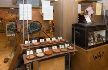 212677_350_Currytisch-©-Gewürzmuseum Hamburg.jpg